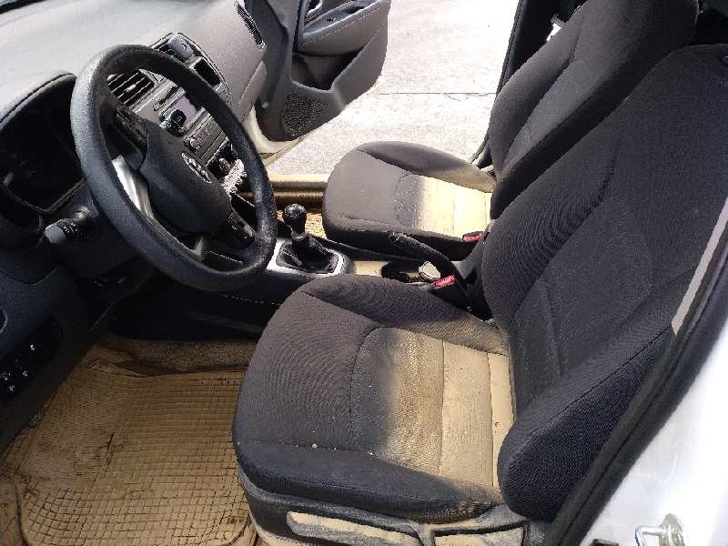 kia rio del año 2014