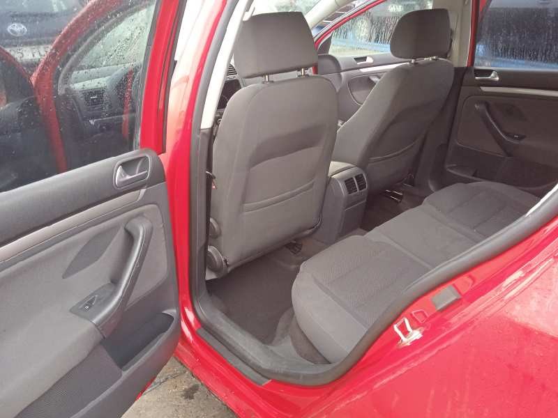 volkswagen golf v berlina (1k1) del año 2005