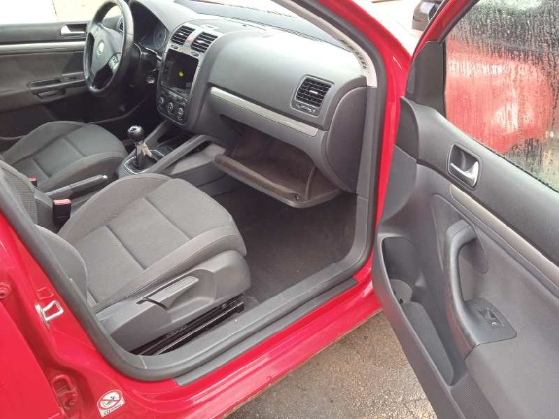 volkswagen golf v berlina (1k1) del año 2005