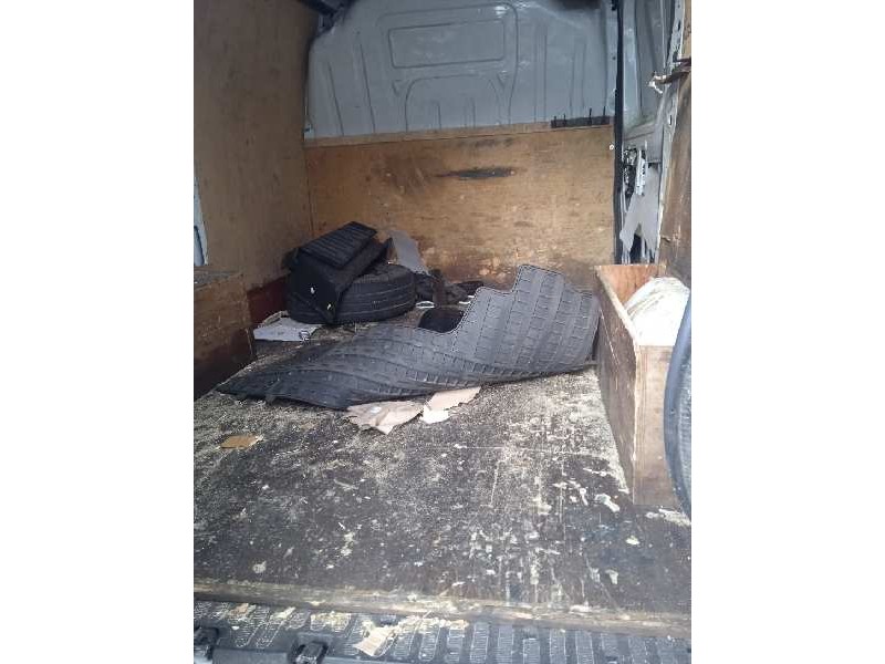 nissan nv 400 del año 2012