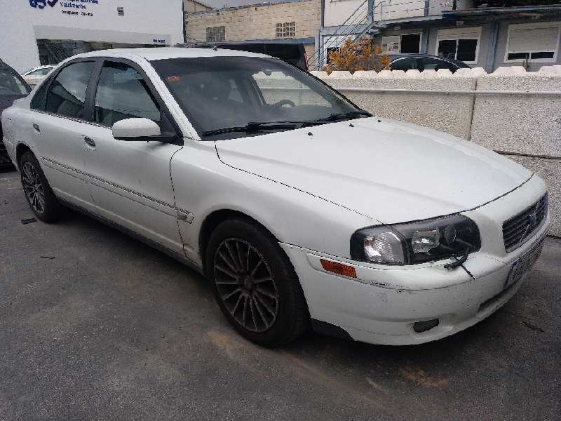 volvo s80 berlina del año 2004