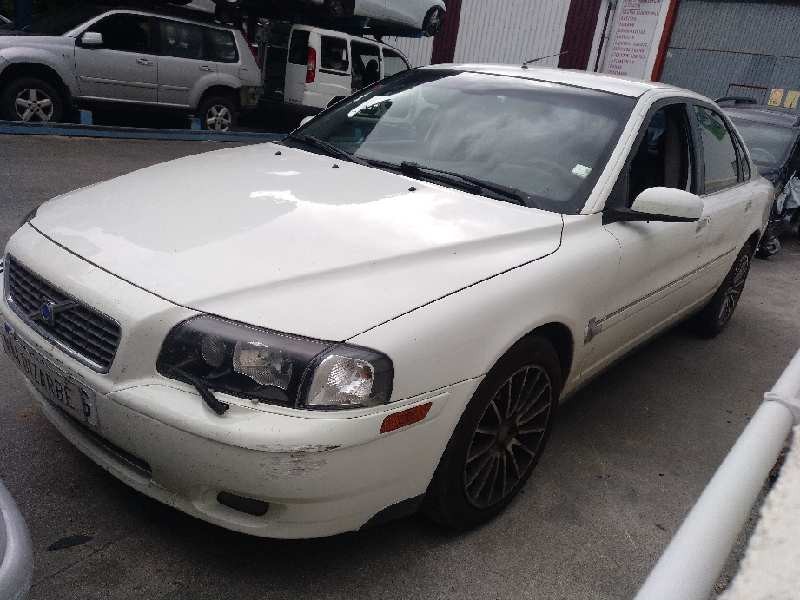 volvo s80 berlina del año 2004