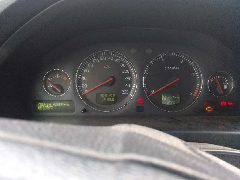 volvo s80 berlina del año 2004