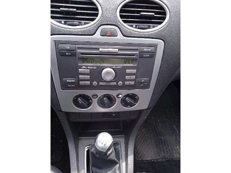 ford focus berlina (cap) del año 2006