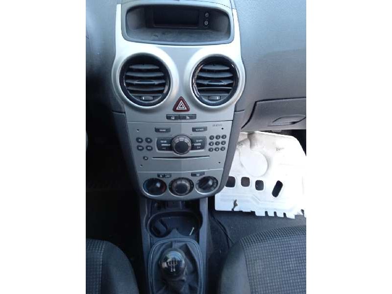 opel corsa d del año 2011