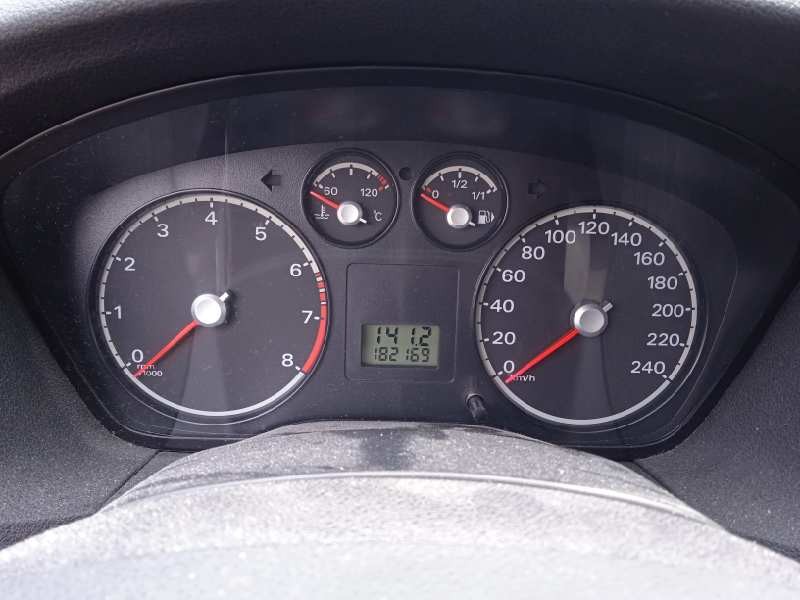 ford focus berlina (cap) del año 2006