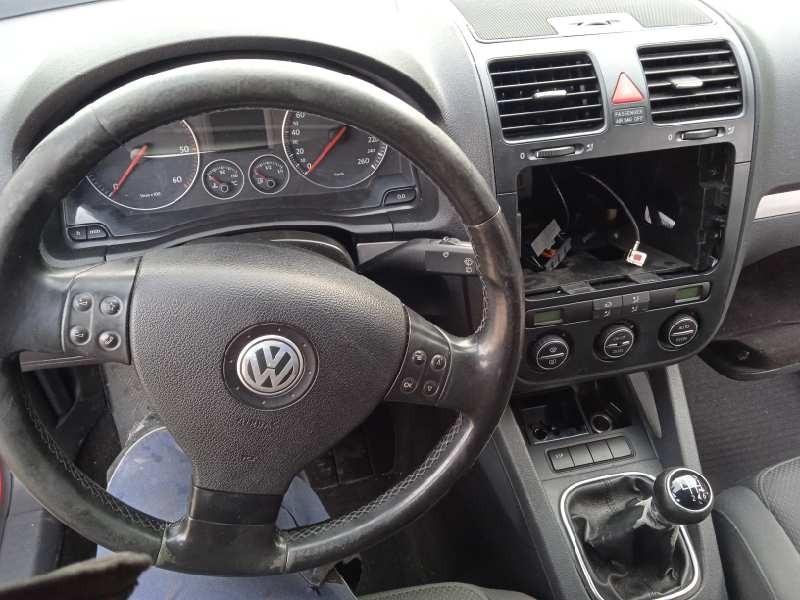 volkswagen golf v berlina (1k1) del año 2005