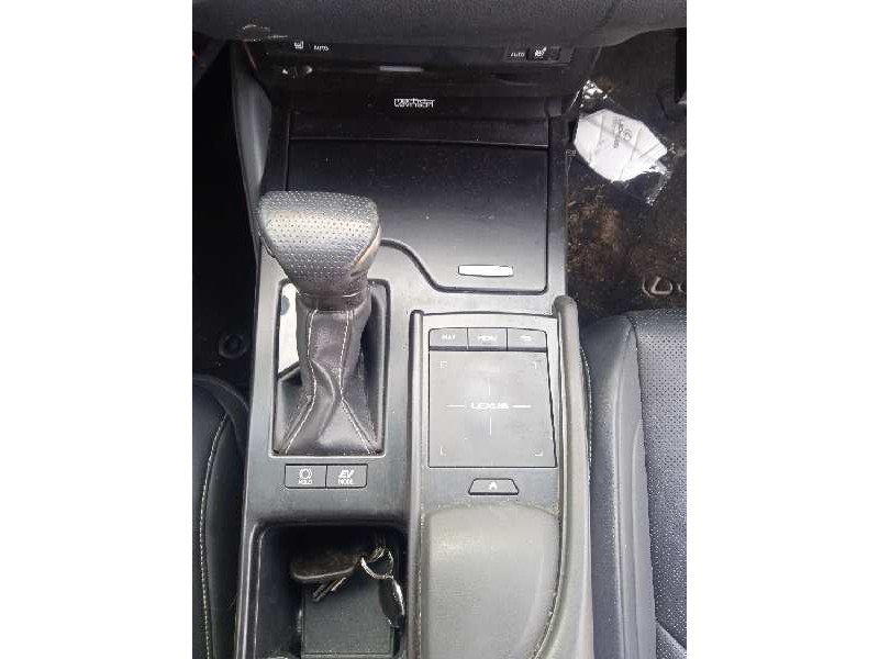 lexus es del año 2020