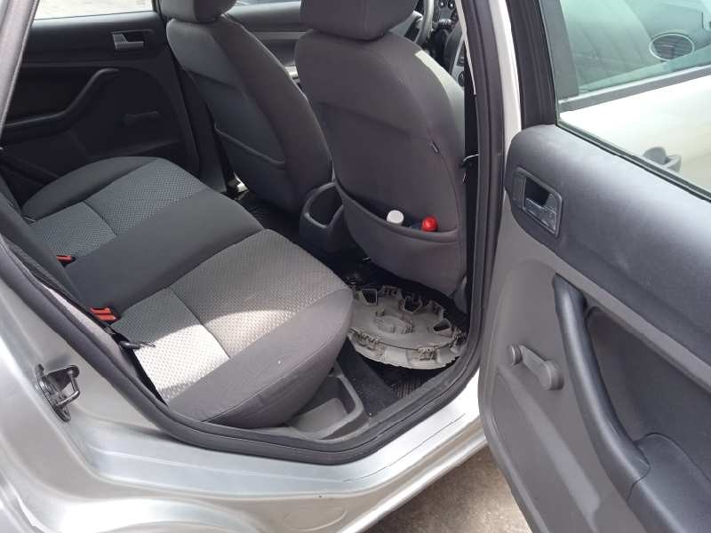 ford focus berlina (cap) del año 2006