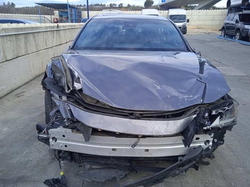 lexus es del año 2020