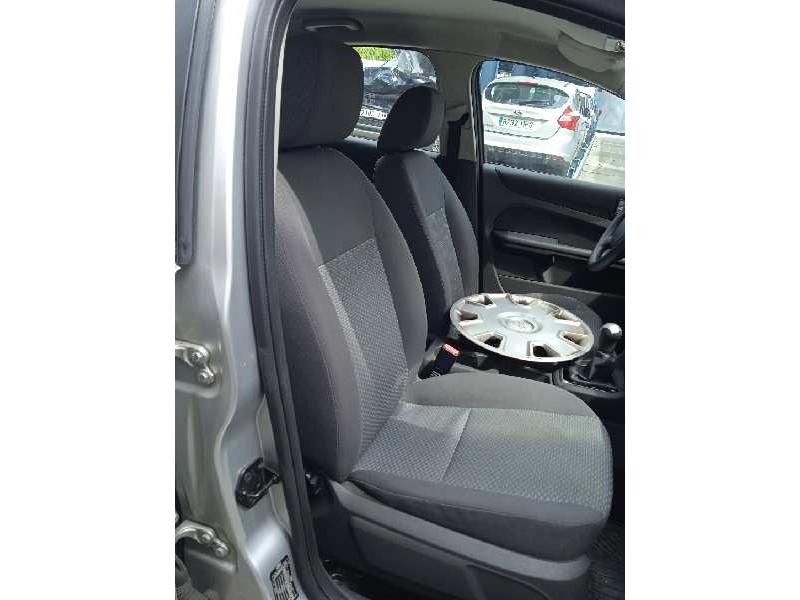 ford focus berlina (cap) del año 2006