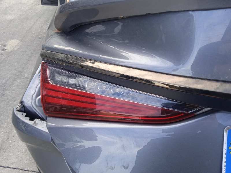 lexus es del año 2020