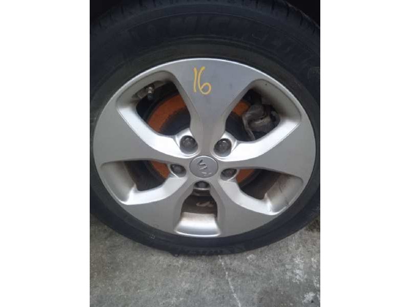 kia carens ( ) del año 2014