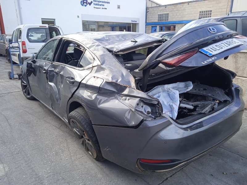 lexus es del año 2020