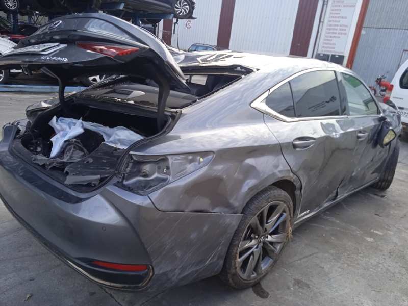 lexus es del año 2020