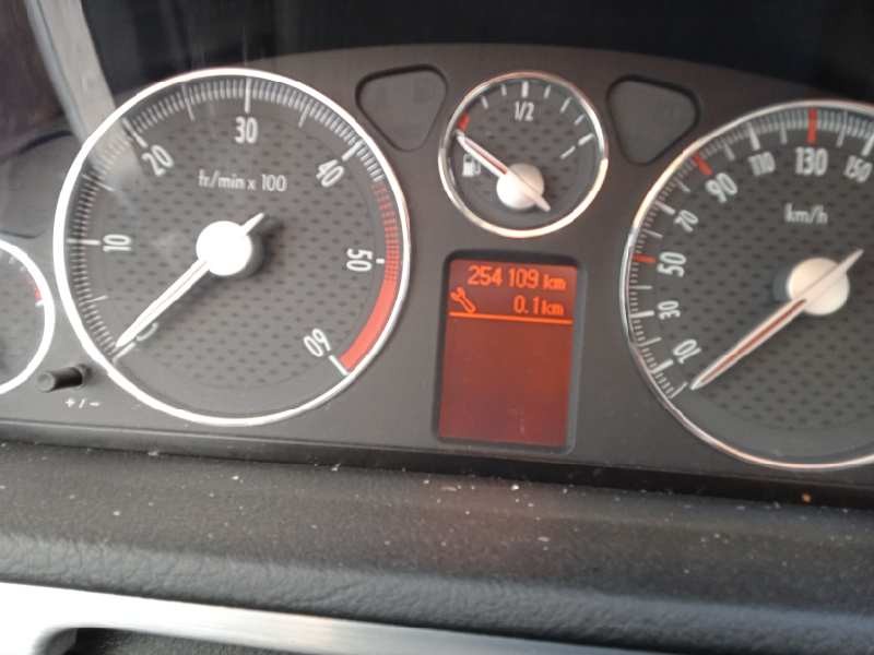 peugeot 407 coupe del año 2006