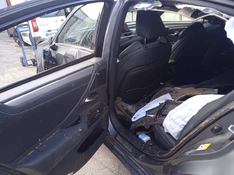 lexus es del año 2020