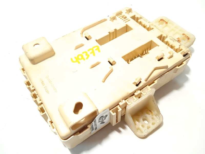 Recambio de caja reles / fusibles para hyundai ix35 2.0 crdi cat referencia OEM IAM 919502S521  