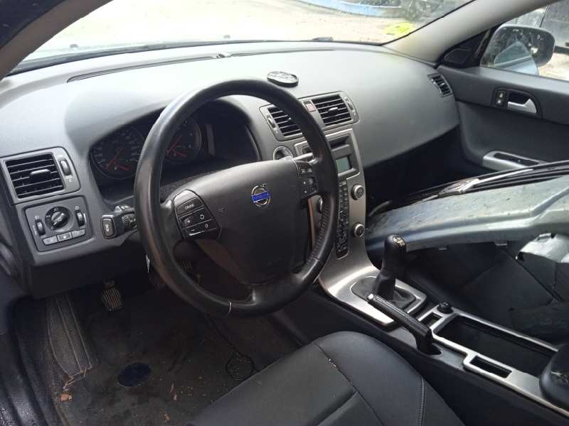 volvo s40 berlina del año 2008