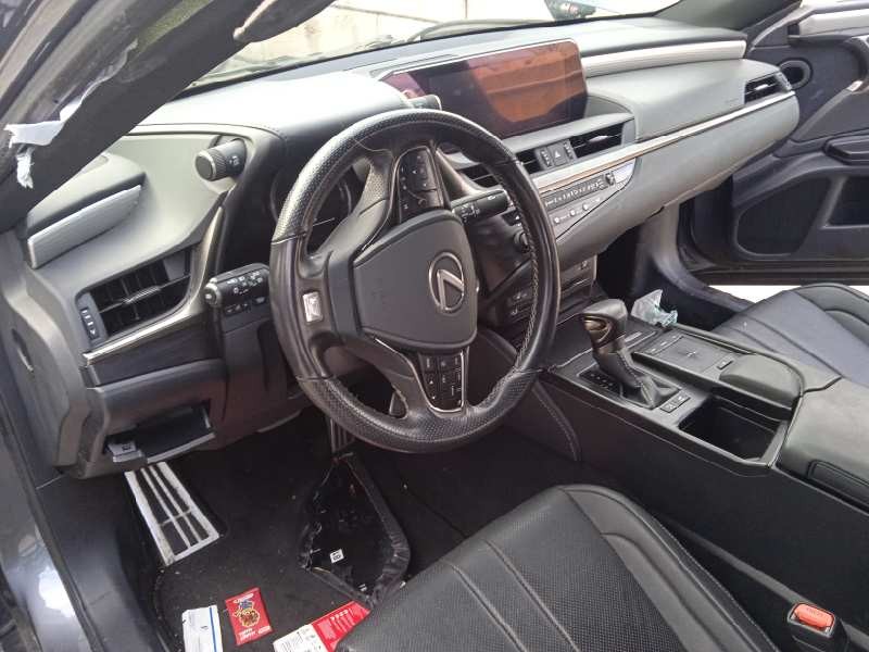 lexus es del año 2020