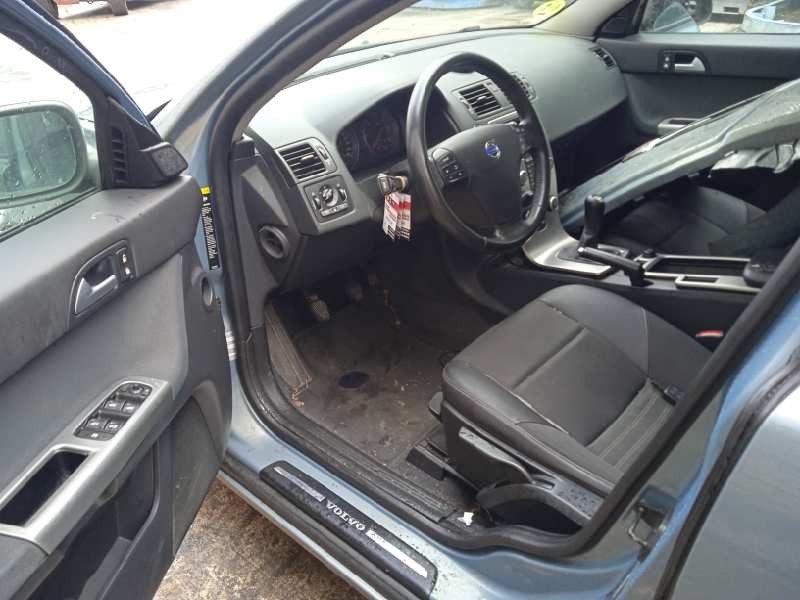 volvo s40 berlina del año 2008