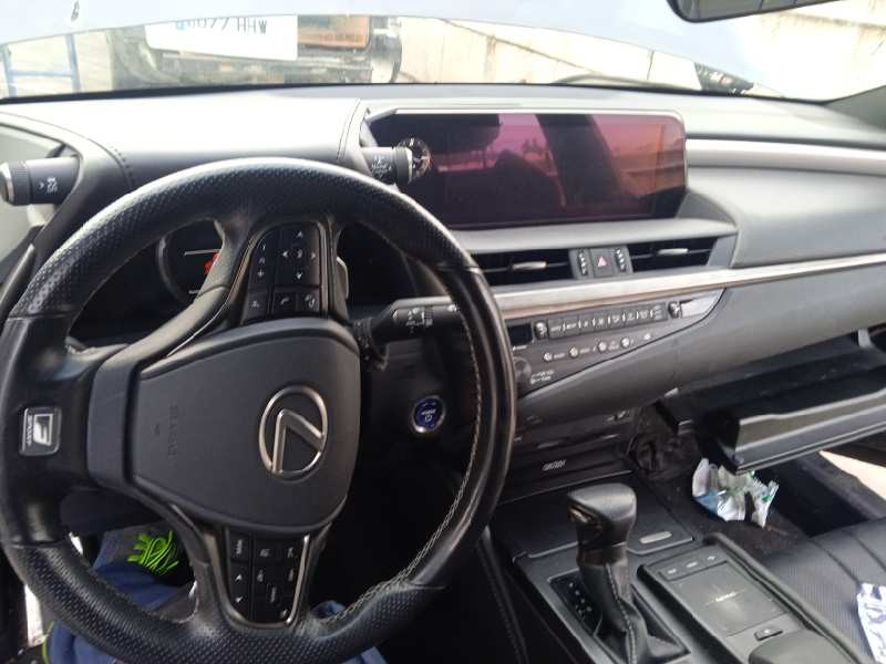 lexus es del año 2020