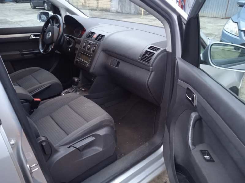 volkswagen touran (1t1) del año 2004