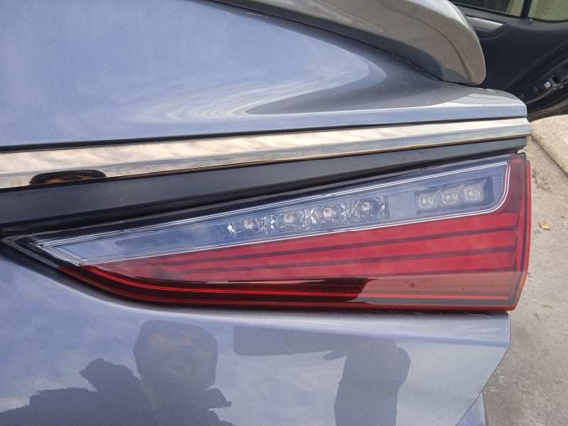 lexus es del año 2020