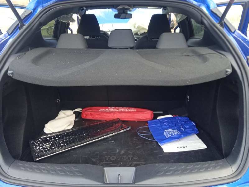 toyota c-hr del año 2021