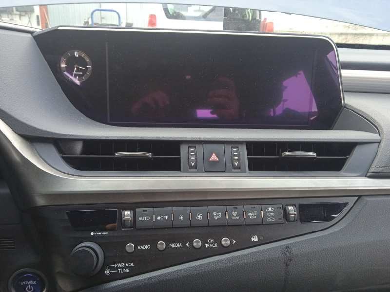 lexus es del año 2020