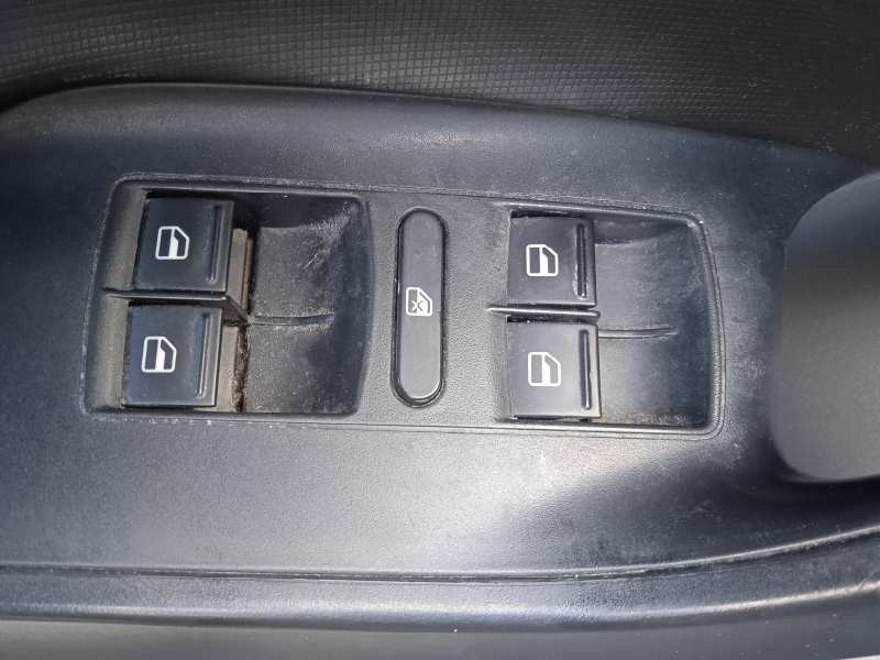 seat ibiza (6j5) del año 2010