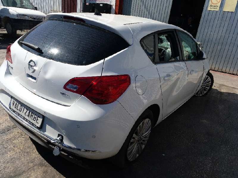 opel astra j lim. del año 2015