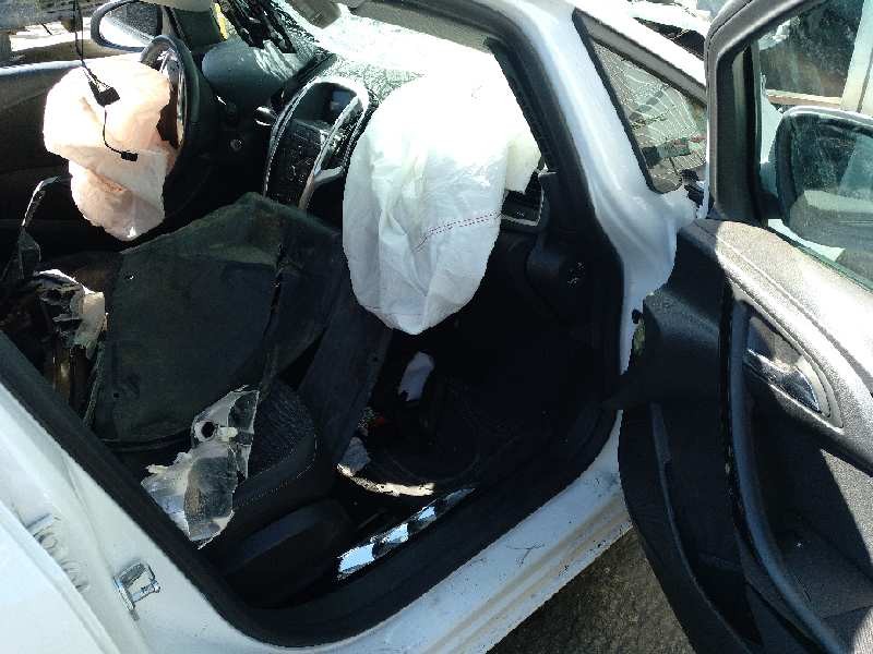 opel astra j lim. del año 2015