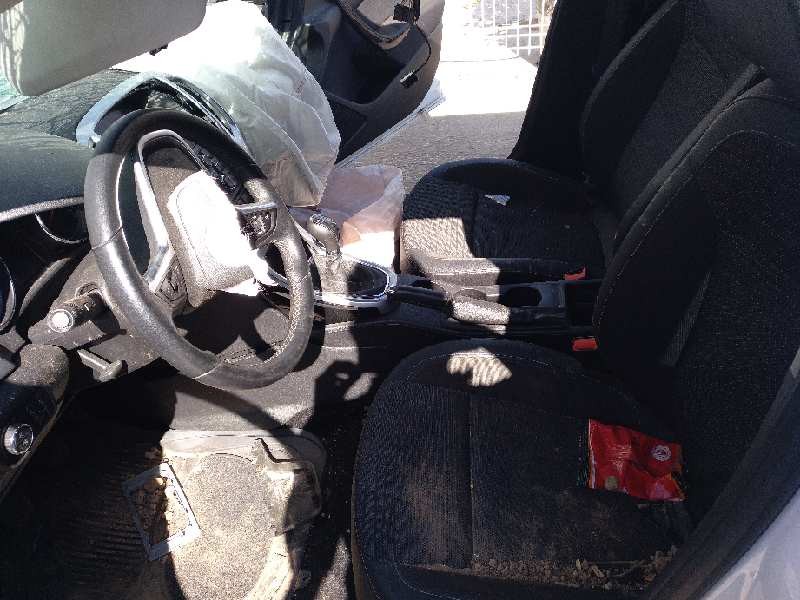 opel astra j lim. del año 2015