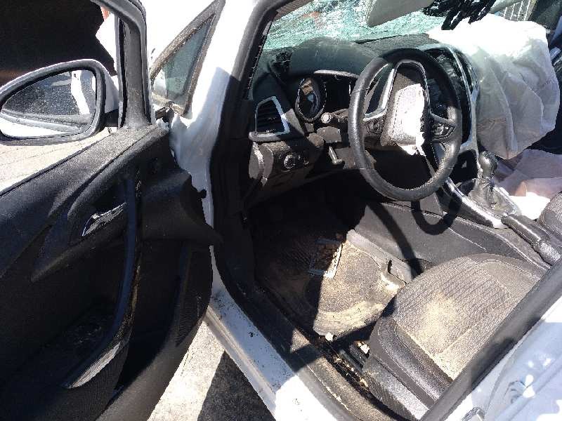 opel astra j lim. del año 2015