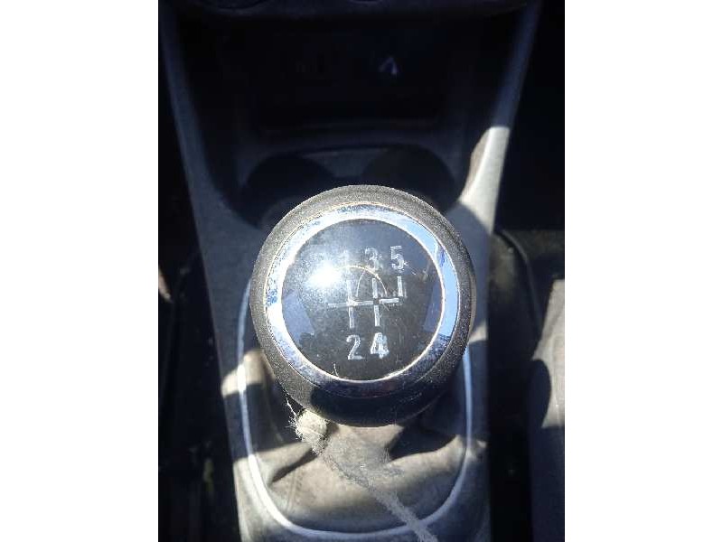 opel corsa e del año 2015