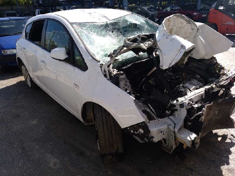 opel astra j lim. del año 2015