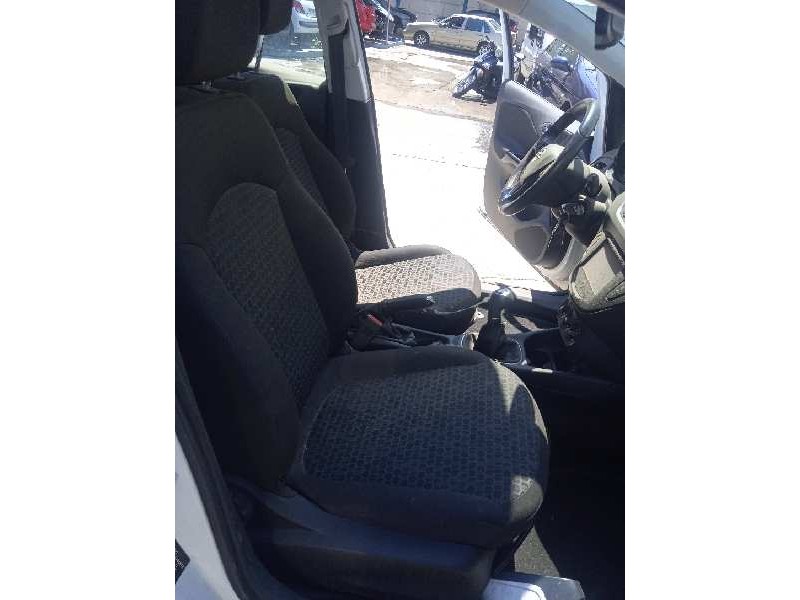 opel corsa e del año 2015