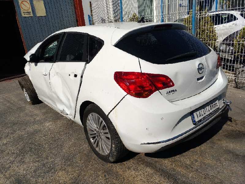 opel astra j lim. del año 2015