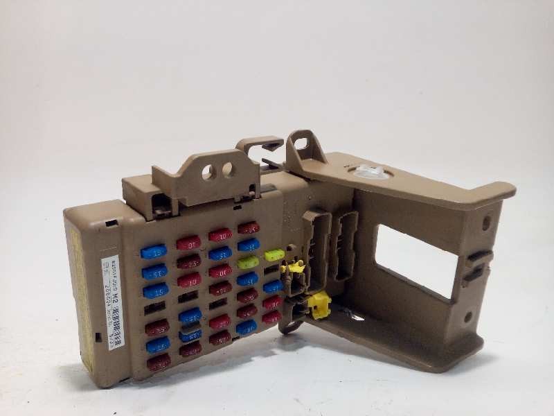 Recambio de caja reles / fusibles para subaru xv 2.0 diesel cat referencia OEM IAM 82201FJ010  