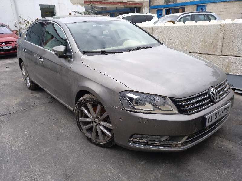 volkswagen passat lim. (362) del año 2013