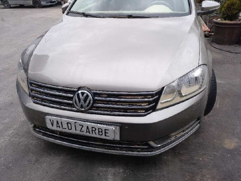 volkswagen passat lim. (362) del año 2013