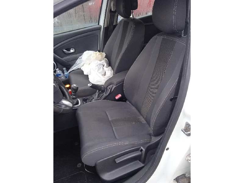 renault megane iii berlina 5 p del año 2011