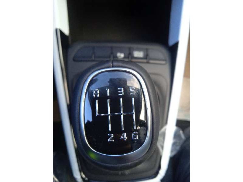 kia rio (yb) del año 2023