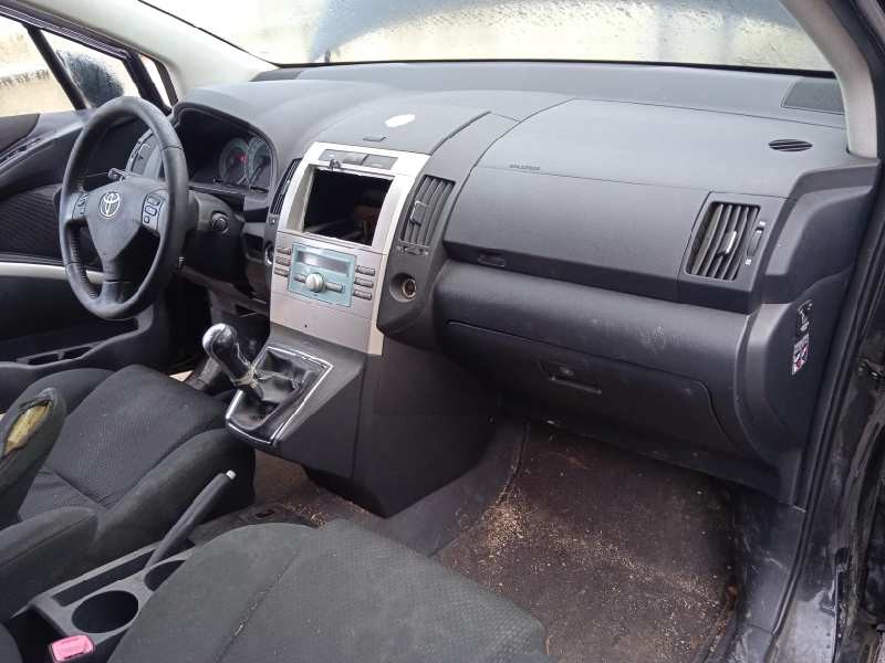 toyota corolla verso (r1) del año 2005