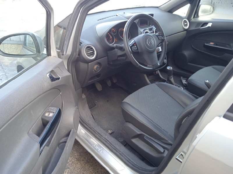 opel corsa d del año 2009