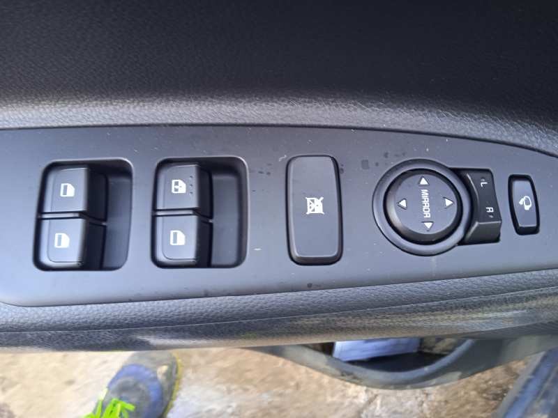 kia rio (yb) del año 2023