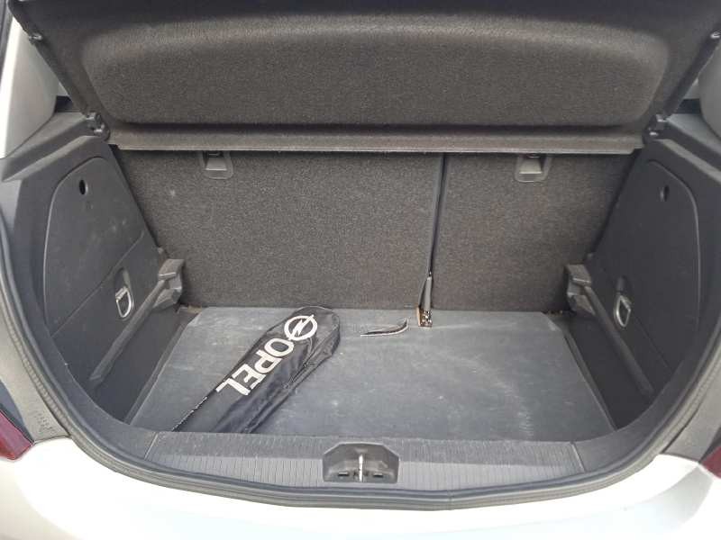 opel corsa d del año 2009