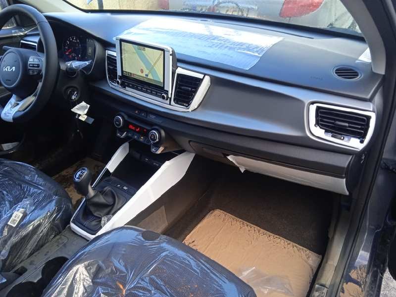 kia rio (yb) del año 2023