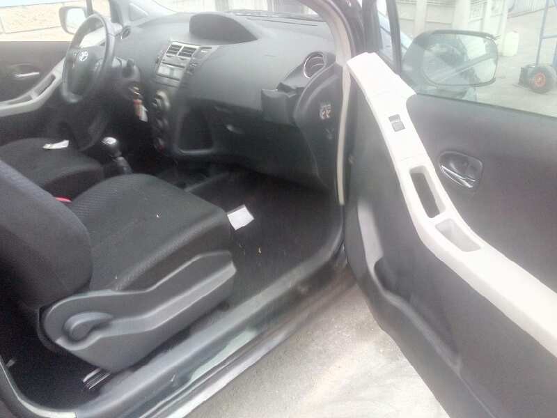 toyota yaris del año 2009